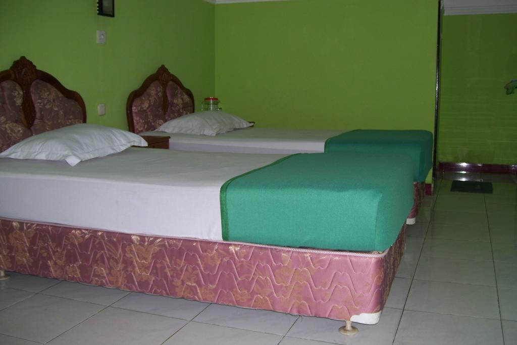 Hotel Bahagia Pangkalan Bun Exterior photo